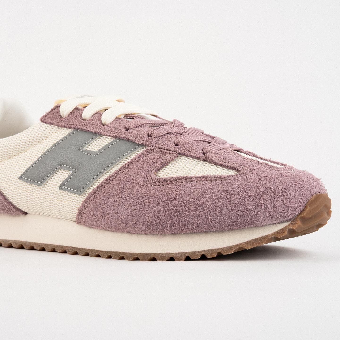 Hysterical 01 Mauve/Gray modelo 3